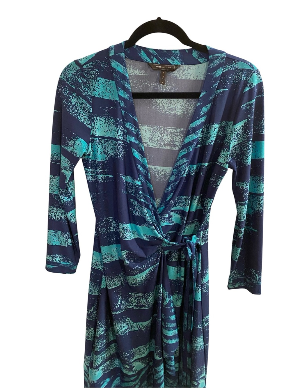 BCBGMaxAzria Navy/Teal 
Printed Warp Mini Dress
Size Small
NWOT - Picture 4 of 10